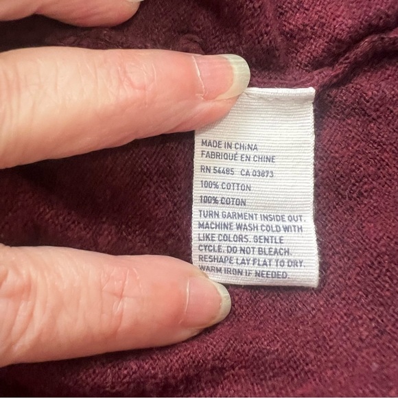 American Eagle Outfitters Burgundy V-Neck Sweater - Men’s Size S - Picture 8 of 11